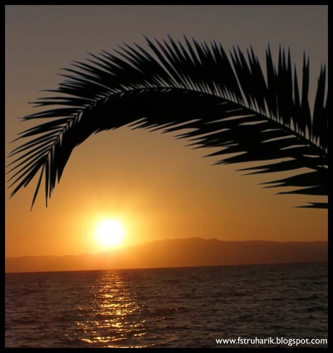 Východ slnka na pláži