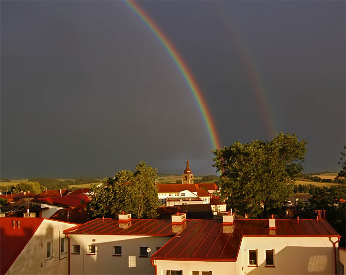 Duha nad městem