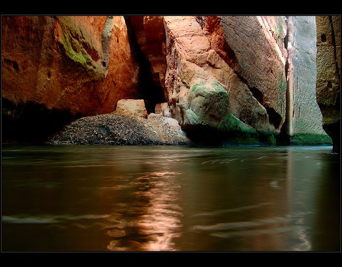 slunce na dně průrvy