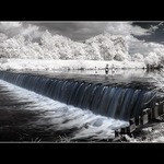 Tři Viktorky u splavu