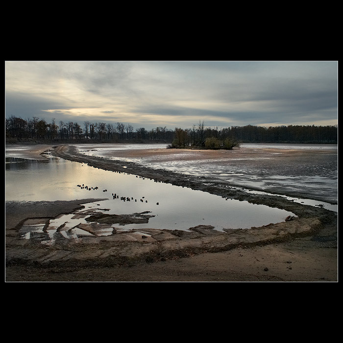 *opuštěný - vypuštěný*