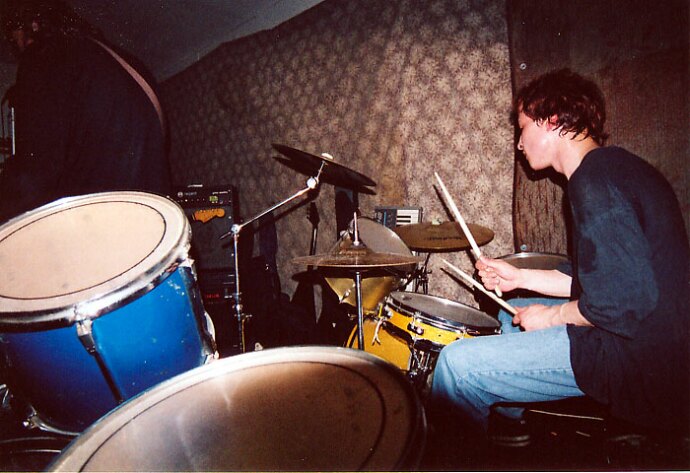 drumsnotdead voe
