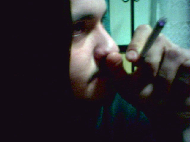 ...s cigaretou...