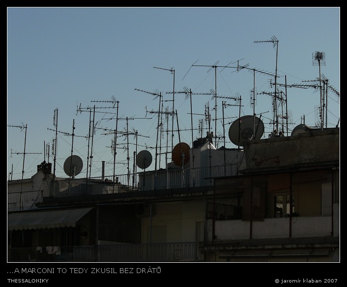 ...a Marconi to tedy zkusil bez drátů.