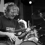 it´s good to play the violin