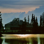 Dům u Štrbského plesa a západ slunce