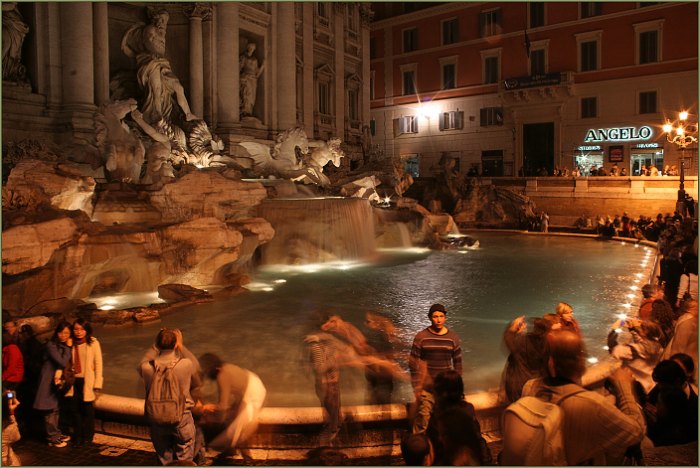 .. lidé, Di Trevi, Angelo ..
