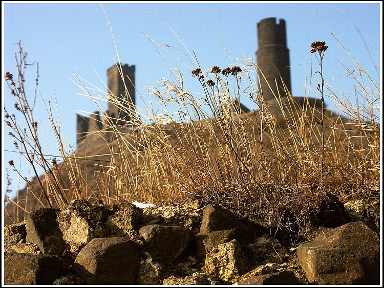 A v pozadí Hazmburk