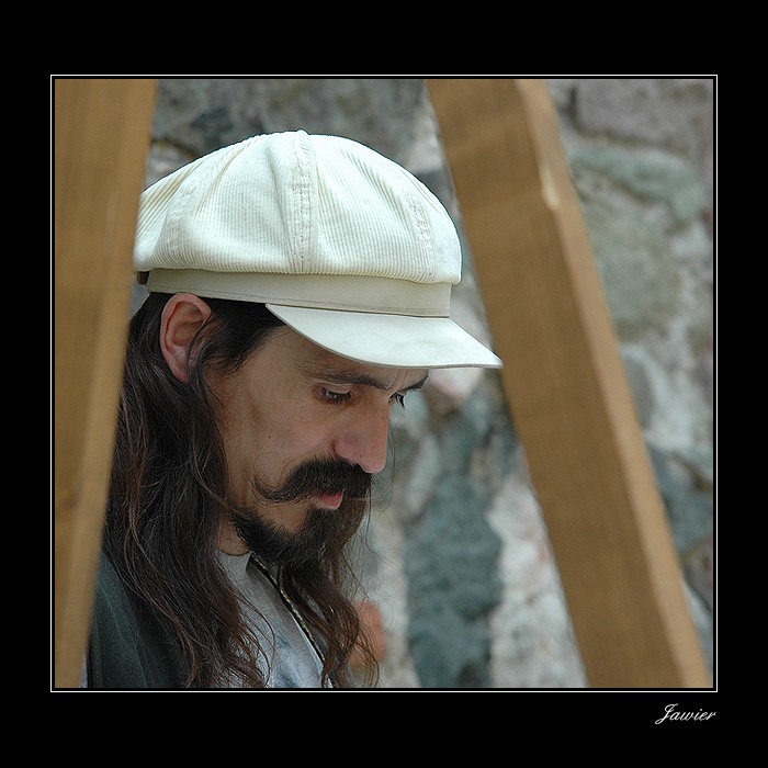 Portrét muža v stánku