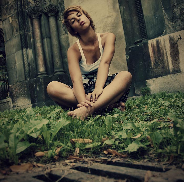 Manekyna sedi na Olsanoch plus kanal