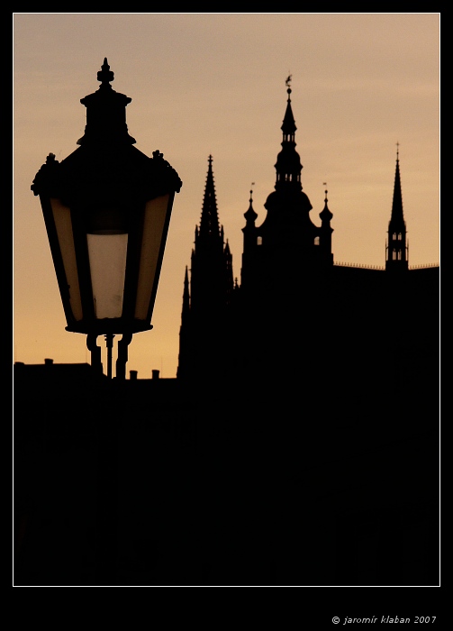 Lampa co je určitě z Prahy