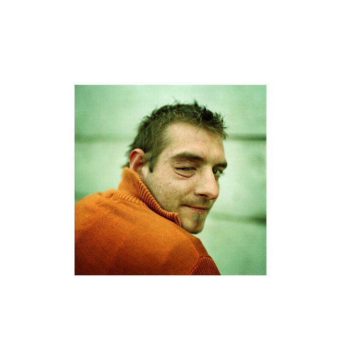 Jedna ruka netleská, ale jedno oko pořád vidí.