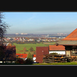 Kuk dolu z kopce na dalsi mesto a pole