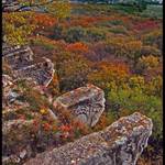 ruiny a jeseň pod nimi