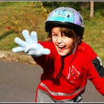 Profrčela kolem mně.