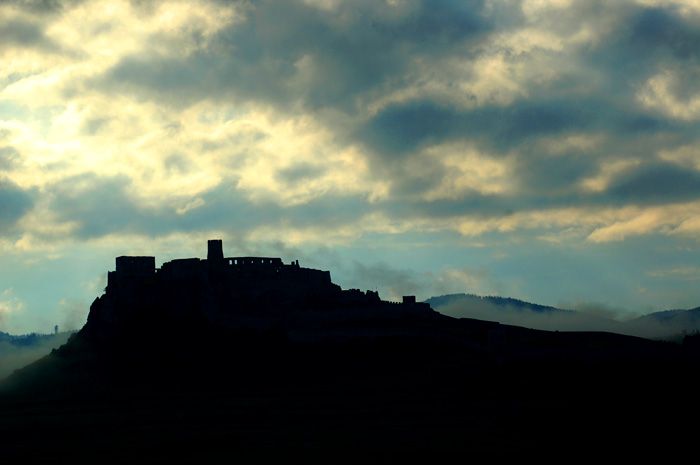 Spišský hrad při chladném ránu