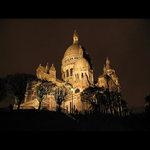 Sacré Coeur v záři noční Paříže