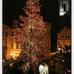 předvánoční Staroměstské náměstí v noci