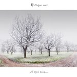 -[A BYLA ZIMA... ]-