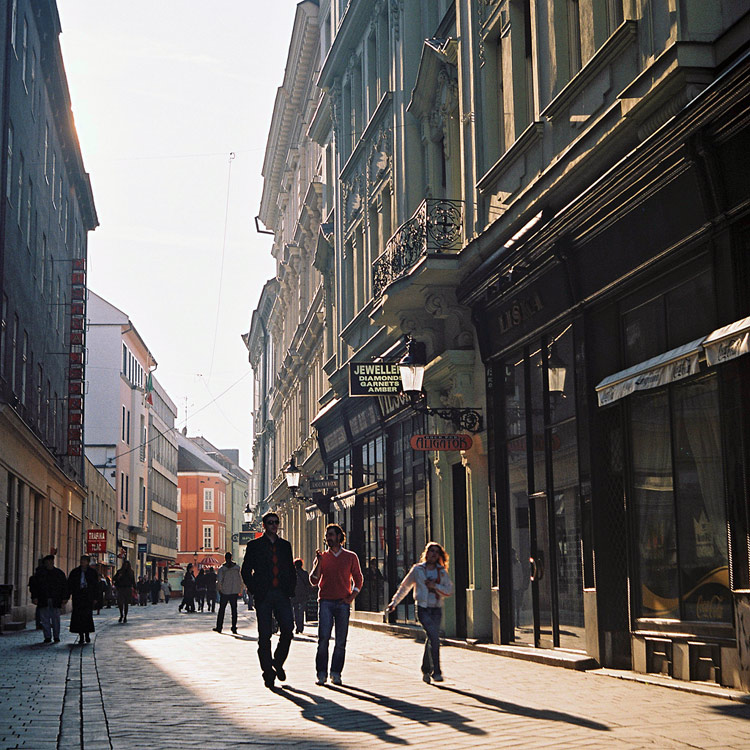 Nedelna slnecna Bratislava