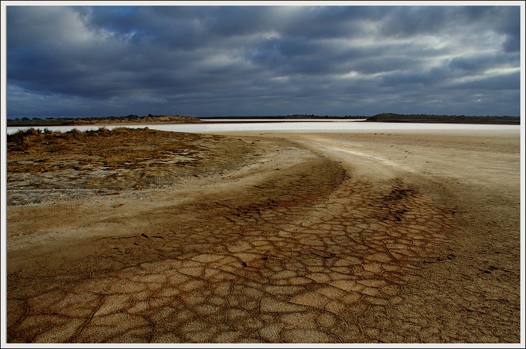 Vyschlé dno slaného jezera