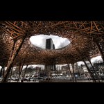 Díra v dřevěném nebi