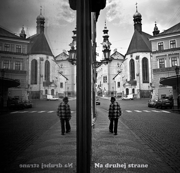 Na druhej strane...