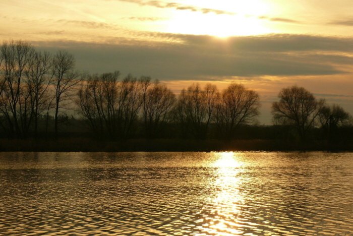 před západem