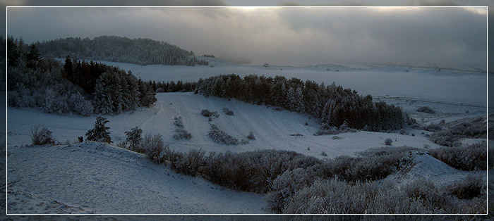 zimná pochmúrna panoráma