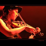*Player the violin*