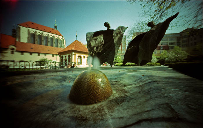 .....fontánka v zahradě