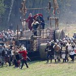 bojové vozidlo Černého krále při nástupu do bitvy