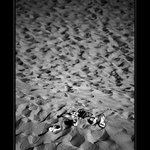 ... stopy bez lidi ...