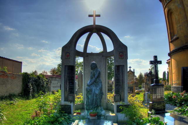 Kostel Veleliby - trocha HDR I.