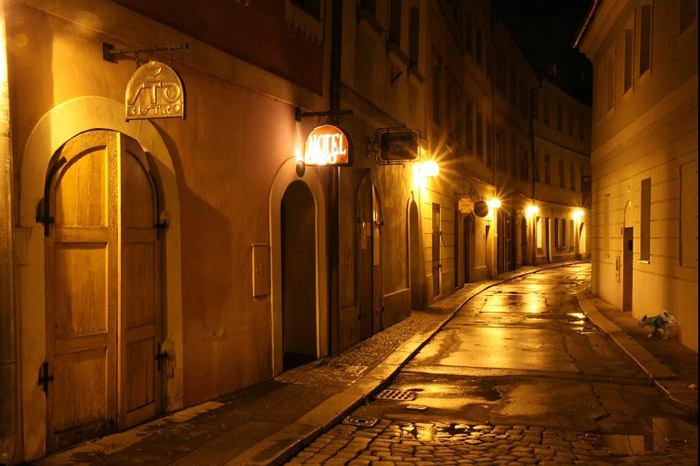 Poezie nočních barev