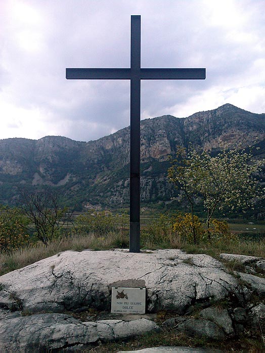 Kříž II.