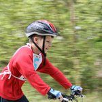 Hups, asi treba pribrzdiť