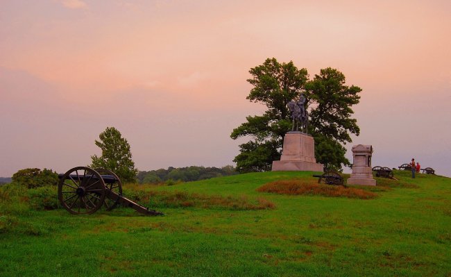 podvečerní bojiště u Gettysburgu