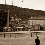 JE RÁNO, FRANZ JDE DOMŮ