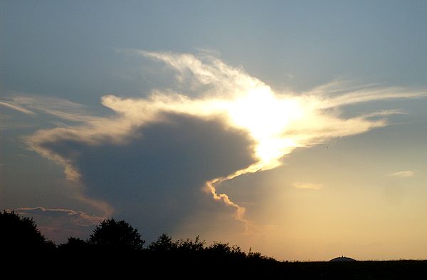 Místní bouřka na obzoru