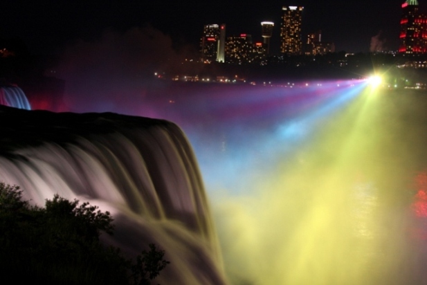 Niagara at night