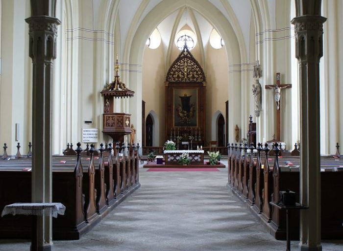 Hluboká nad Vltavou - interiér kostela