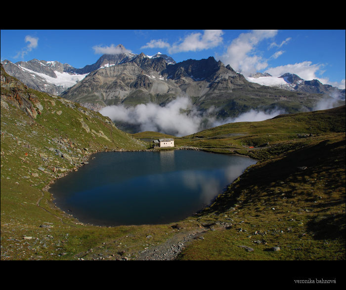 Walliské Alpy - jazero na Schwarzsee paradise
