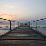 molo pred vychodom slnka