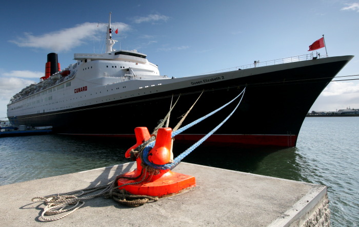 QE2