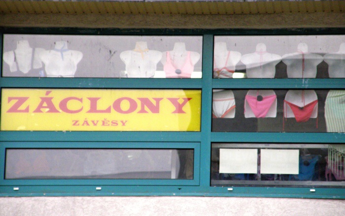 Záclony ???