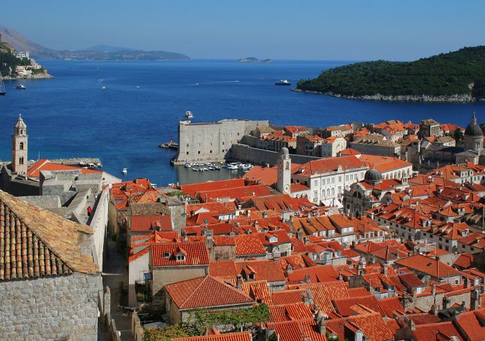 Dve moria - červené a modré