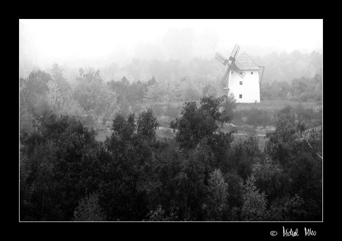 Šichtův mlýn za mlhavého dne