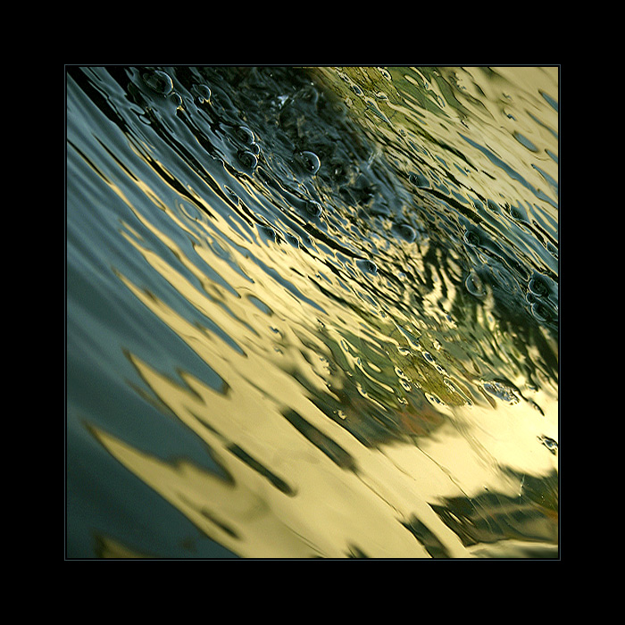 ...vodní hrátky v kašně...