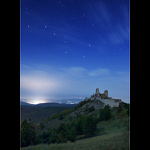 Čachtický hrad v noci
